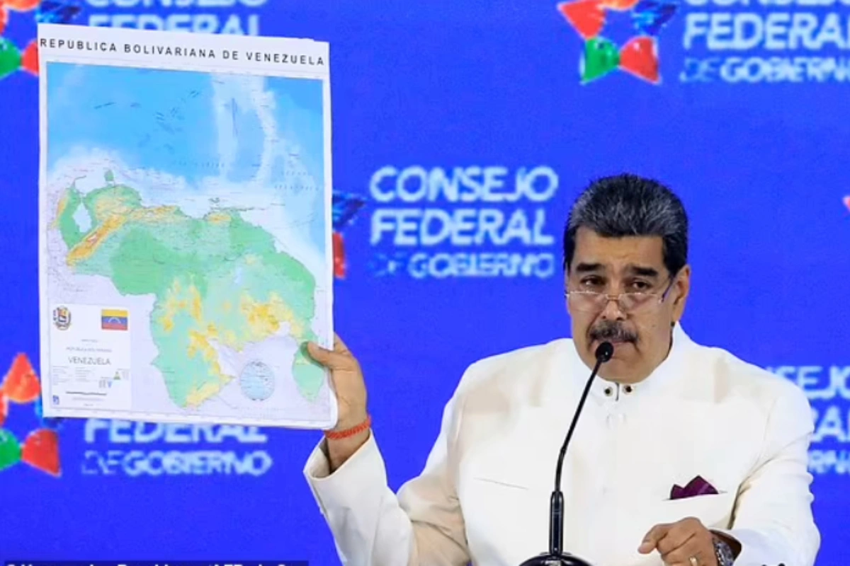 Президент Венесуэлы Мадуро объявил часть соседней Гайаны 24-м штатом страны - ФОТО